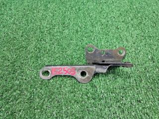 Петля капота Toyota Avensis AT220L.ST220L 3S-FE 7A-FE 1997-2001 правая