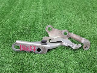 Петля капота Toyota Corolla NZE121. NZE121G. ZZE122 NZE124G 1NZ-FE 1ZZ-FE 2000 правая (б/у)
