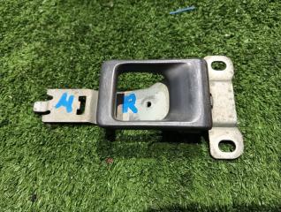 Ручка двери внутренняя Mitsubishi Canter FE30 1989 правая (б/у)