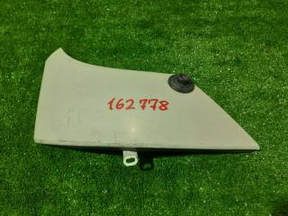 Щечка Toyota Dyna XZU 2002 правая (б/у)