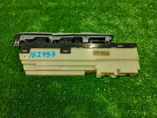 Блок упр. стеклоподьемниками Mitsubishi Fuso Canter FE72 FE73 FE74 FE82 FE83 FE84 2002 передний правый (б/у)
