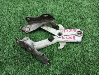 Петля капота Toyota Sprinter Carib AE111. AE111G. AE114. AE115 4A-FE 7A-FE 1996 (б/у)