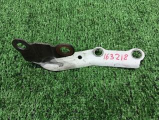 Петля капота Toyota Carina AT211G. ST210G. ST215G AT212 3S-FE 7A-FE 5A-FE 1997 правая (б/у)