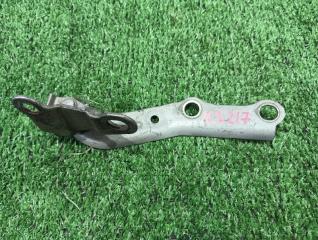 Петля капота Toyota Carina AT211G. ST210G. ST215G AT212 3S-FE 7A-FE 5A-FE 1997 правая (б/у)