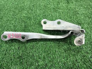 Петля капота Toyota Land Cruiser GRJ200 1GRFE 2007 правая (б/у)