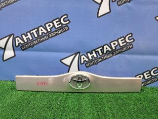 Накладка на дверь багажника Toyota Prius NHW20 1NZ-FXE 2003 задняя (б/у)