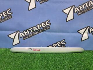 Накладка на дверь багажника Toyota Allex NZE121. NZE124. ZZE122. ZZE124. NZE121G. ZZE122G 1NZ-FE 1ZZ-FE 2000 (б/у)