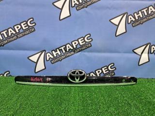 Накладка на дверь багажника Toyota Corolla Fielder NZE121. NZE124. ZZE122. ZZE124. NZE121G. ZZE122G 1NZ-FE 1ZZ-FE 2000 (б/у)