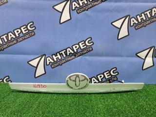 Накладка крышки багажника Toyota Corolla Axio NZE141G. NZE144G. ZRE142. NZE141 1NZ-FE 2ZR-FE 2007 (б/у)