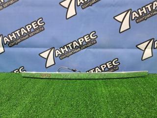 Накладка на дверь багажника Toyota Wish ZNE10G. ZNE10. ZNE14 1ZZ-FE 2003 (б/у)