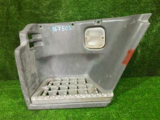 Подножка Isuzu Forward FRR33 FRR34 FRR35 6HH1 6HE1 6HK1 6HL1 1996 левая (б/у)