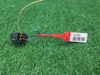 Фишка генератора Toyota Corolla Fielder NZE121. NZE121G. NZE124G NZE124 1NZ-FE 2000 (б/у)