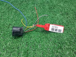 Фишка генератора Toyota Corolla Fielder NZE121. NZE121G. NZE124G NZE124 1NZ-FE 2000 (б/у)