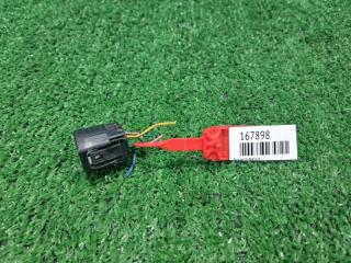 Фишка генератора Toyota Corolla Fielder NZE121. NZE121G. NZE124G NZE124 1NZ-FE 2000 (б/у)
