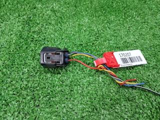 Фишка генератора Toyota Corolla Fielder NZE121. NZE121G. NZE124G NZE124 1NZ-FE 2000 (б/у)
