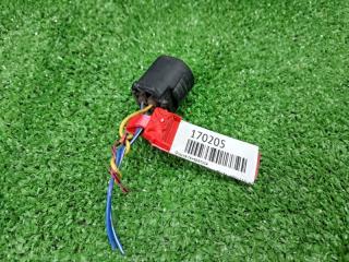 Фишка генератора Toyota Corolla Fielder NZE121. NZE121G. NZE124G NZE124 1NZ-FE 2000 (б/у)