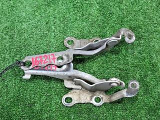 Петля капота Toyota Corolla Spacio NZE121. NZE124. ZZE122. ZZE124. NZE121G. ZZE122G 1NZ-FE. 1ZZ-FE 2000 (б/у)