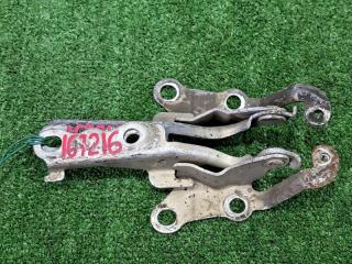 Петля капота Toyota Corolla Fielder NZE121. NZE124. ZZE122. ZZE124. NZE121G. ZZE122G 1NZ-FE. 1ZZ-FE 2000 (б/у)