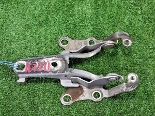 Петля капота Toyota Corolla NZE121. NZE124. ZZE122. ZZE124. NZE121G. ZZE122G 1NZ-FE. 1ZZ-FE 2000 (б/у)