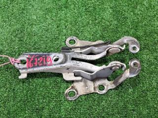 Петля капота Toyota Corolla Spacio NZE121. NZE124. ZZE122. ZZE124. NZE121G. ZZE122G 1NZ-FE. 1ZZ-FE 2000 (б/у)