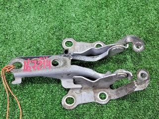 Петля капота Toyota Corolla Fielder NZE121. NZE124. ZZE122. ZZE124. NZE121G. ZZE122G 1NZ-FE. 1ZZ-FE 2000 (б/у)