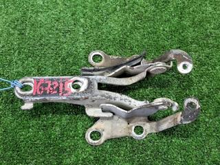 Петля капота Toyota Corolla Fielder NZE121. NZE124. ZZE122. ZZE124. NZE121G. ZZE122G 1NZ-FE. 1ZZ-FE 2000 (б/у)